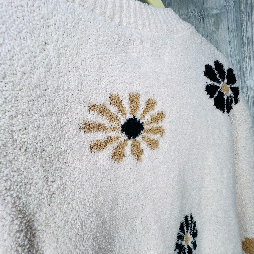 Volcom Amazing Dazy Sweater - image 4